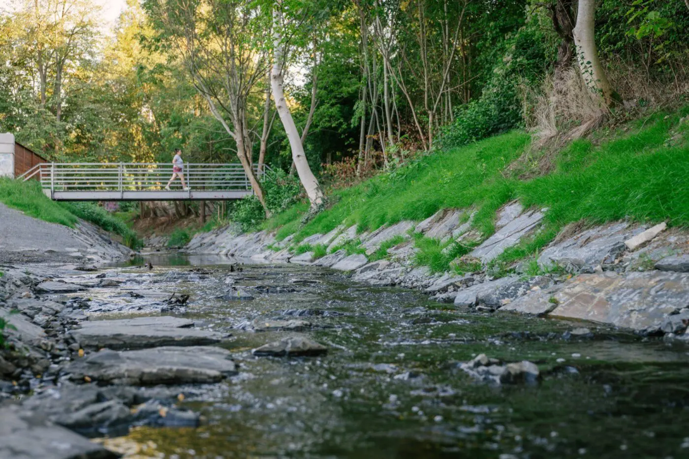 Revitalizovaný Kunratický potok ocení i rekreanti.