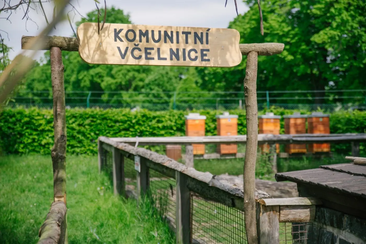 Komunitní včelnice v ekocentru Prales
