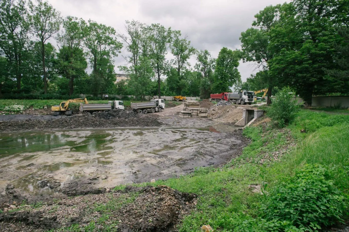 Revitalizace Zámeckého rybníka Praha-Čakovice