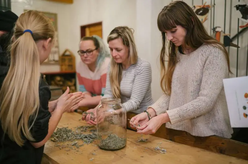 Voňavé workshopy lákají do Dřeváku. Od listopadu tvoříme z přírodnin