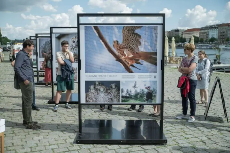POZVÁNKA: Jsou to Taky Pražané. Stanice slaví 10 let výstavou fotografií pacientů