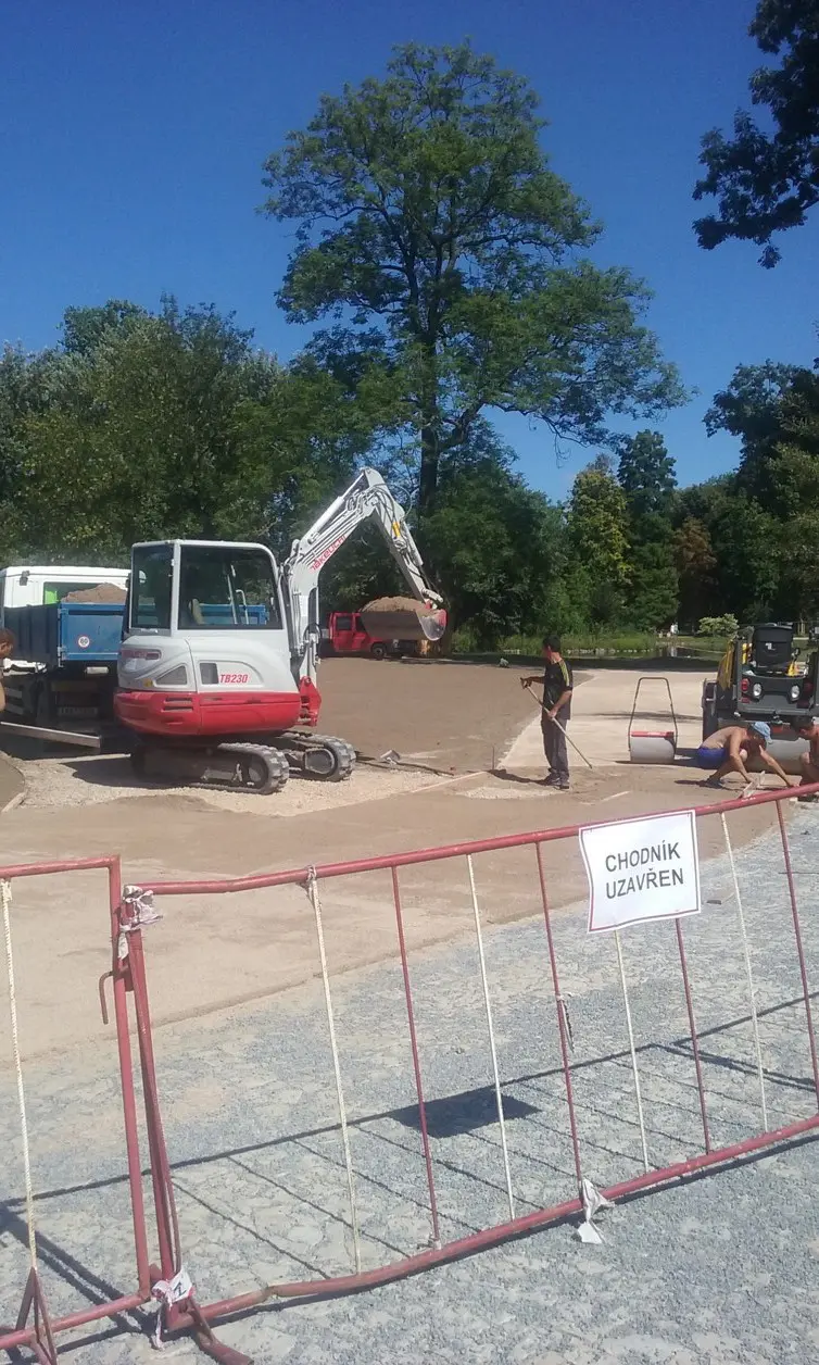 Probíhající opravy ve Stromovce