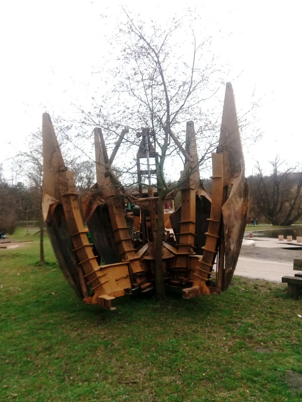 Přesazovací stroj ve Stromovce