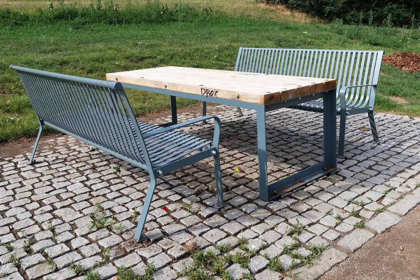 Centrální park na Chodově, nový mobiliář